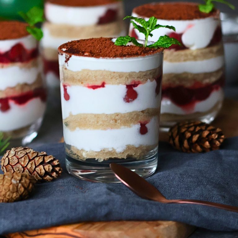 Veganes Christmas-Tiramisu mit Lebkuchengewürz