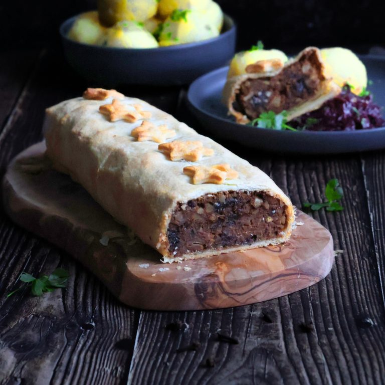 Veganer Weihnachtsbraten im Blätterteig